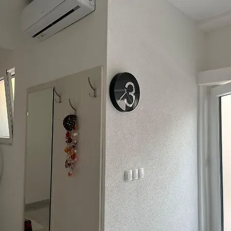 Deluxe Summer Breeze Apartment *
